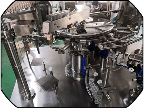 全自動(dòng)粉劑包裝機(jī)設(shè)備實(shí)拍圖